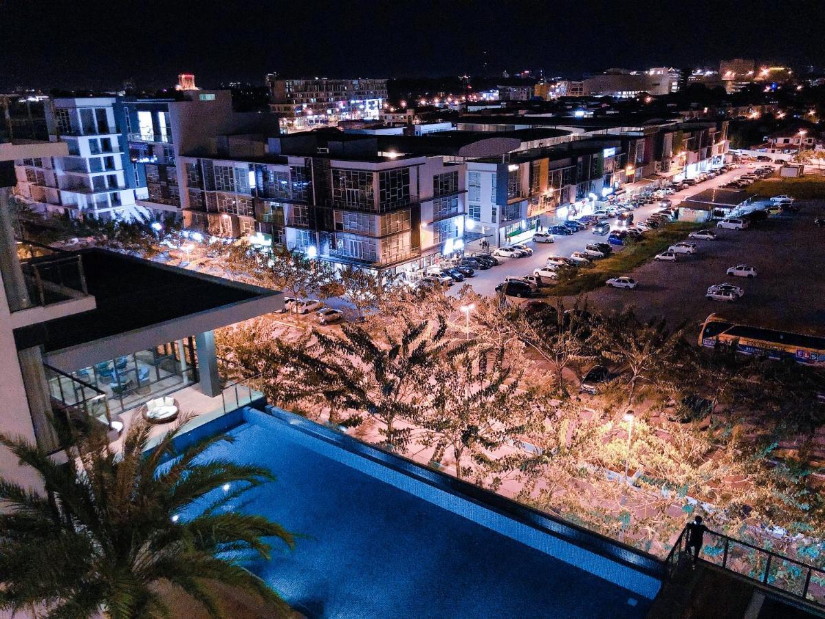 Cat Mediterranean Theme City&pool View 貓城地中海主題城市泳池風景民宿 Apartment Kuching